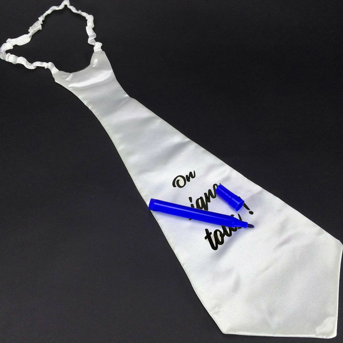 Cravate Géante Dédicace 4 Cravate Géante Dédicace – Image 2