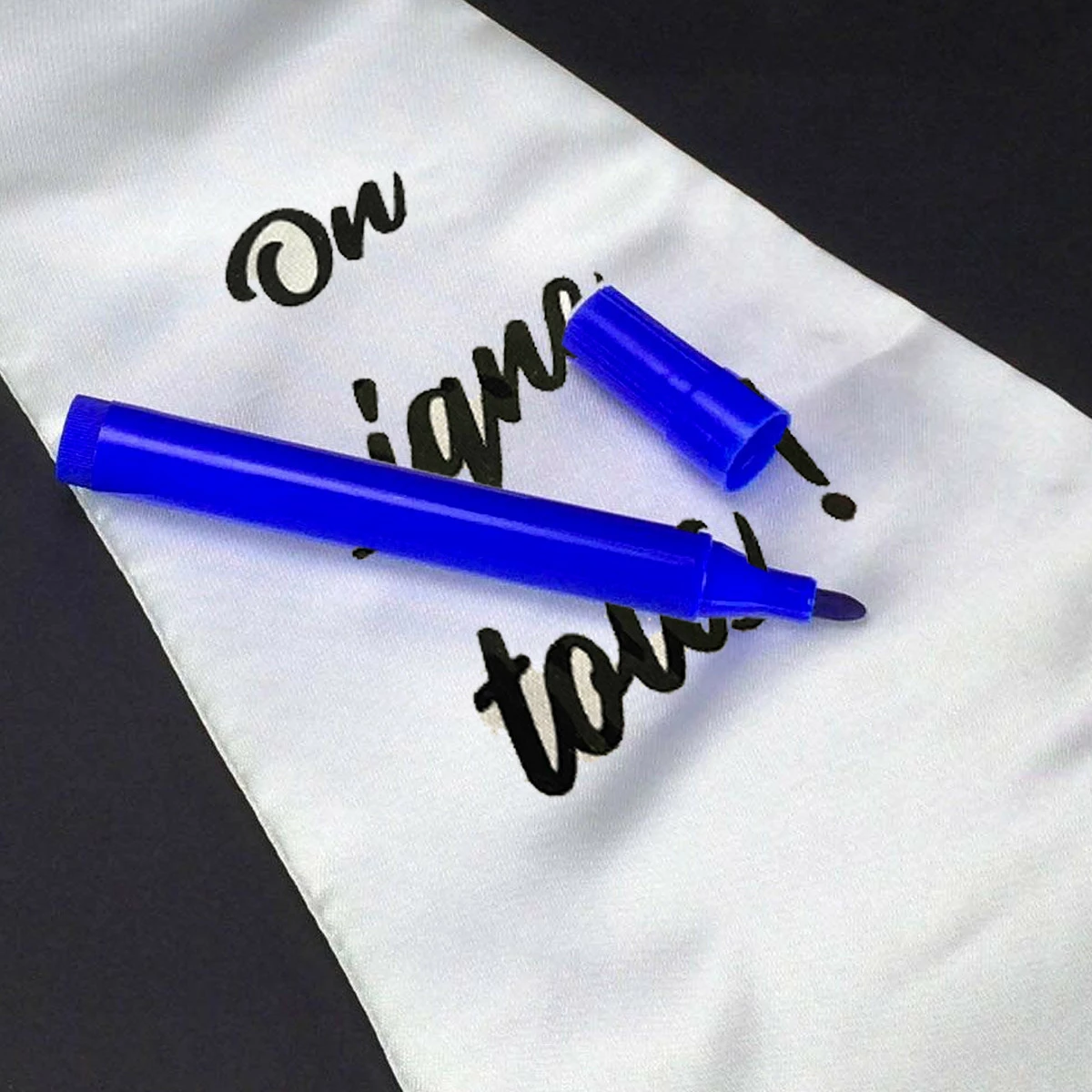 Cravate Géante Dédicace 5 Cravate Géante Dédicace – Image 3